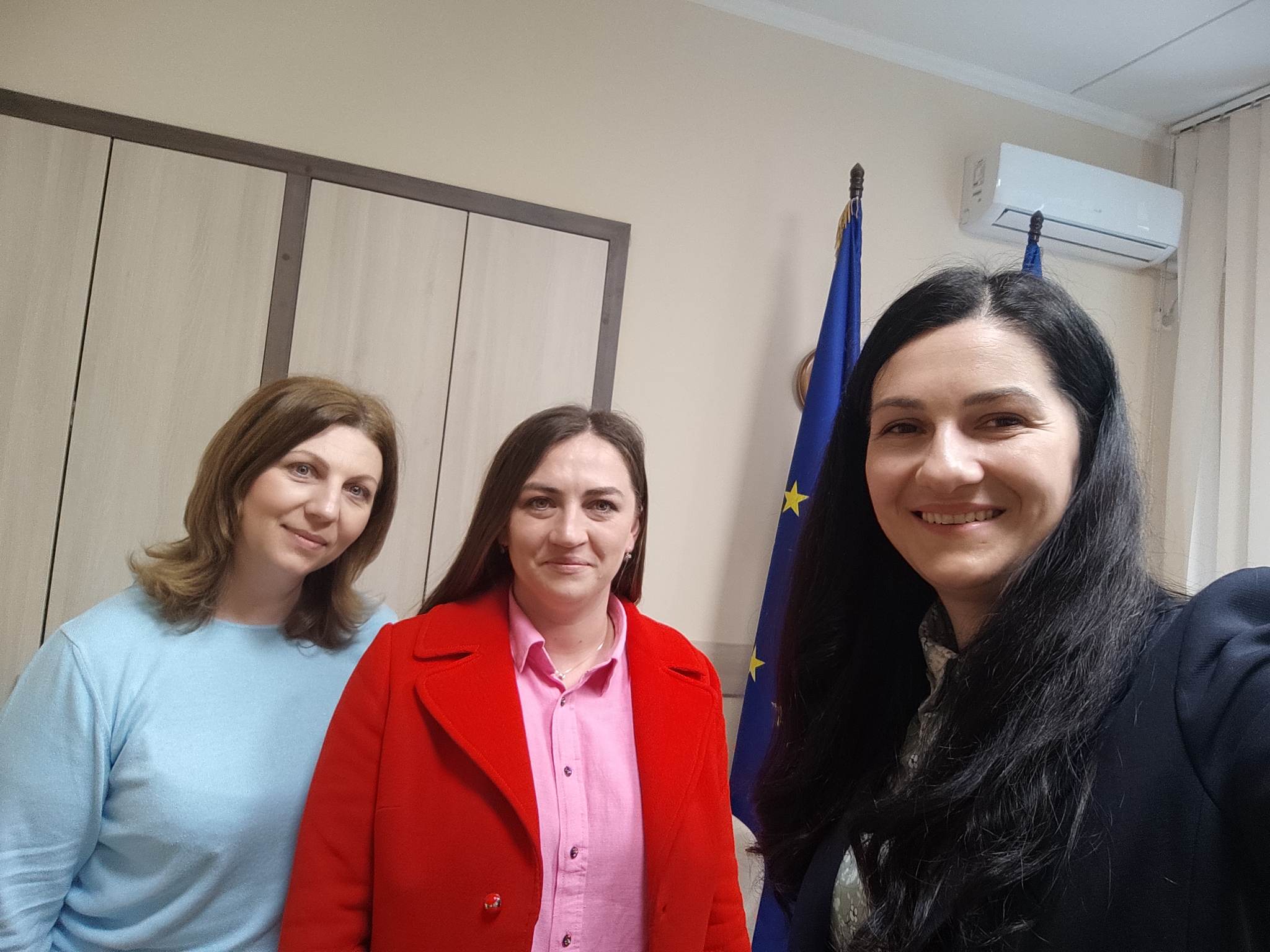 Designerul vestimentar Elena Mușuc, din Italia – interesată de dezvoltarea antreprenoriatului social, în localitatea de baștină