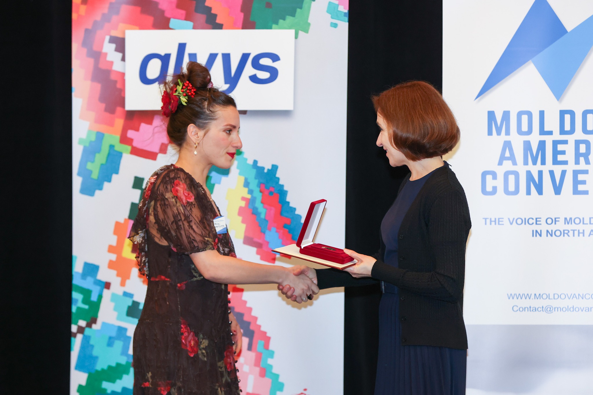 Artiști din SUA și Canada, decorați cu titlul onorific „Maestru în Artă”