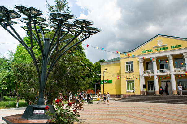 Văleni – Primul SMART Village din Moldova și Estul Europei ce dispune de arbore solar