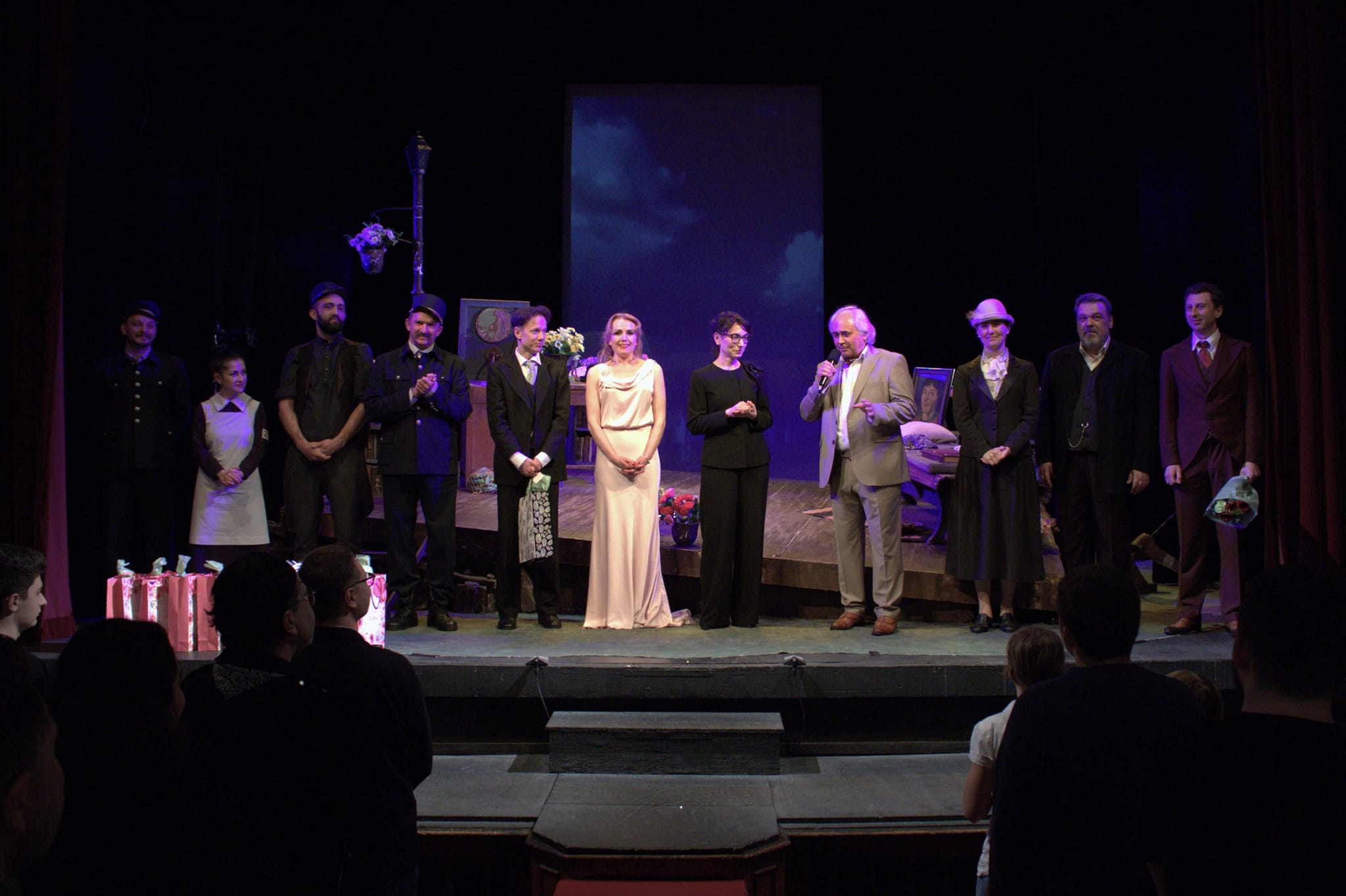 „Steaua fără nume” a lui Mihail Sebastian a vegheat drumul spre casă al spectatorilor de la Paris