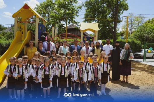 „Amenajarea și dotarea terenurilor de joacă a grădinițelor din satul Sireți” – o realizare de succes în cadrul Programului „Diaspora Acasă Reușește „DAR 1+3”